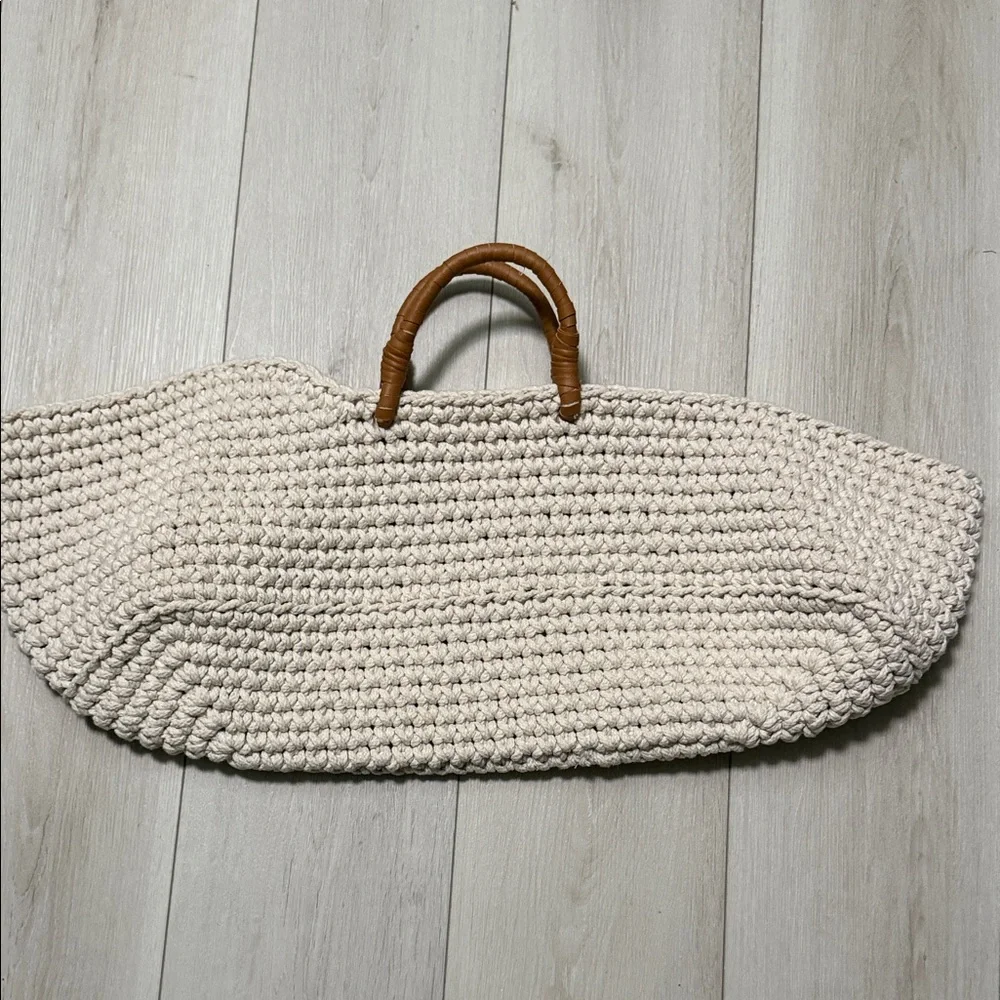 Women’s Elegant Cream Woven Tote Bag approx 28 x 7” - Picture 7 of 8
